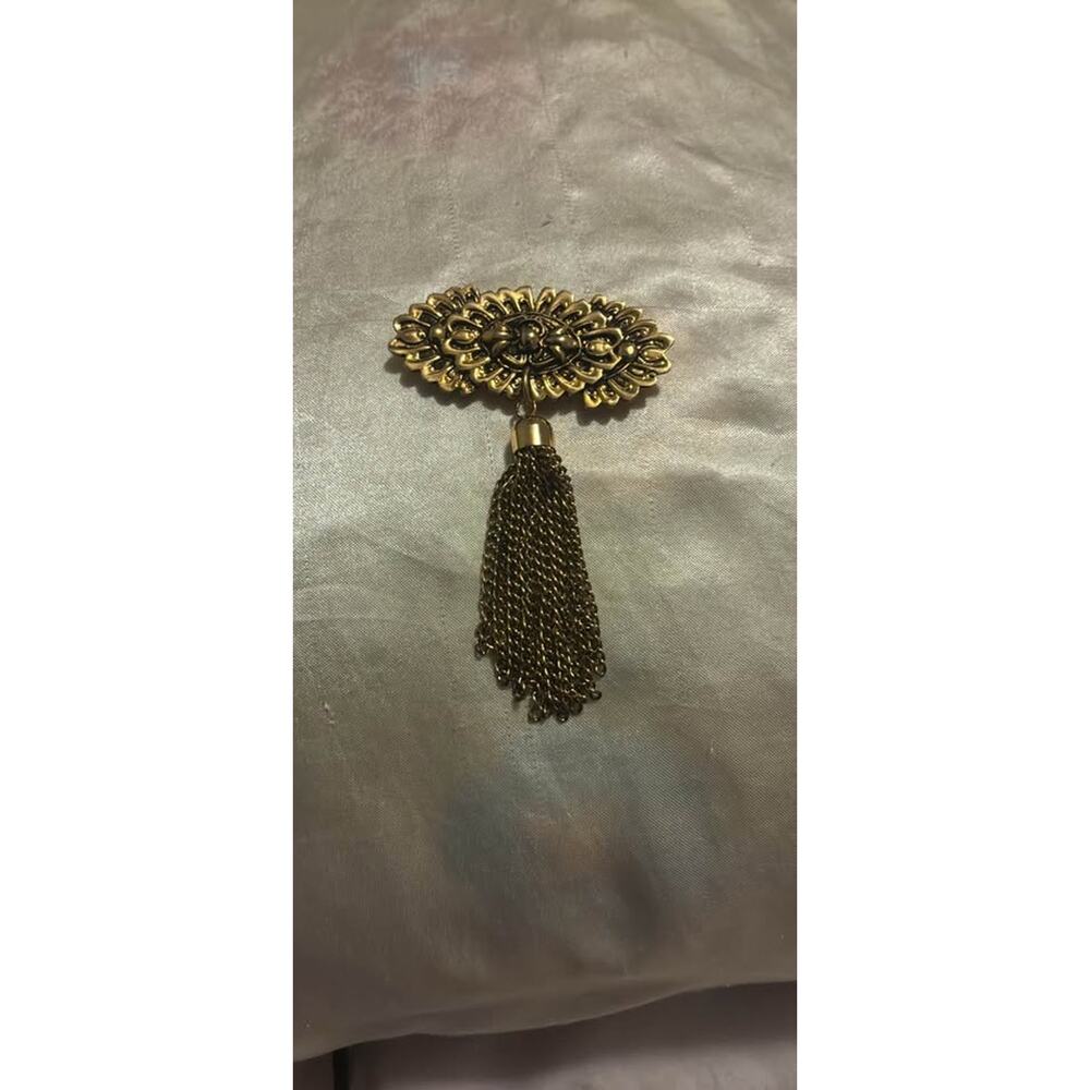 Antique/ VINTAGE Revival Tassel Brooch
Item#46